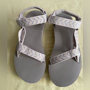 Teva mid form universal sandals